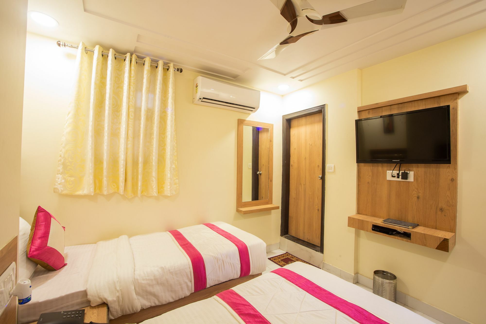 Hotel Sarthak Palace - By Pooja Hospitality Nové Dillí Exteriér fotografie